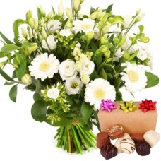 Father's Day white bouquet + 300 grams of chocolates (Bouquet worth stylish white + Handmade chocolates 300 grams in gift chocolate box)